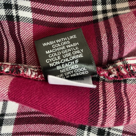 Torrid Taylor Red Plaid Button Up Camp Shirt Size 2X - Picture 6 of 6